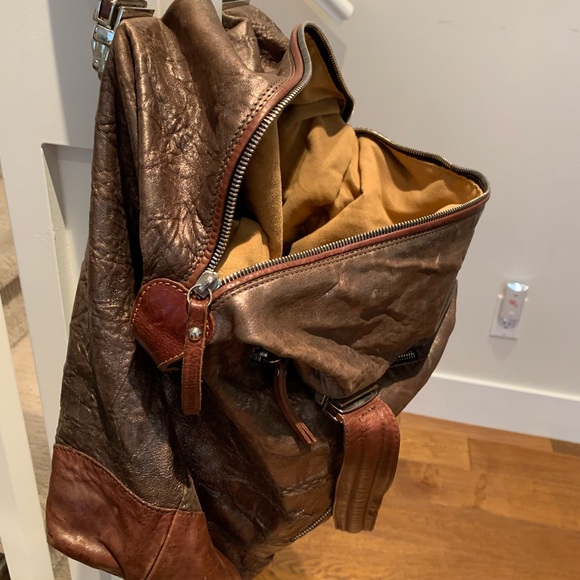 Pauric Sweeney Soft Brown Leather Buckles and Zippers Shoulder Bag - Picture 7 of 9